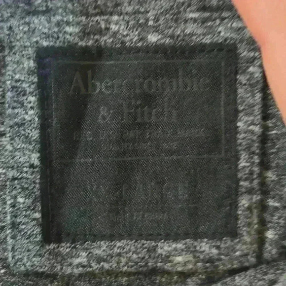 Grey Tee - Picture 5 of 5